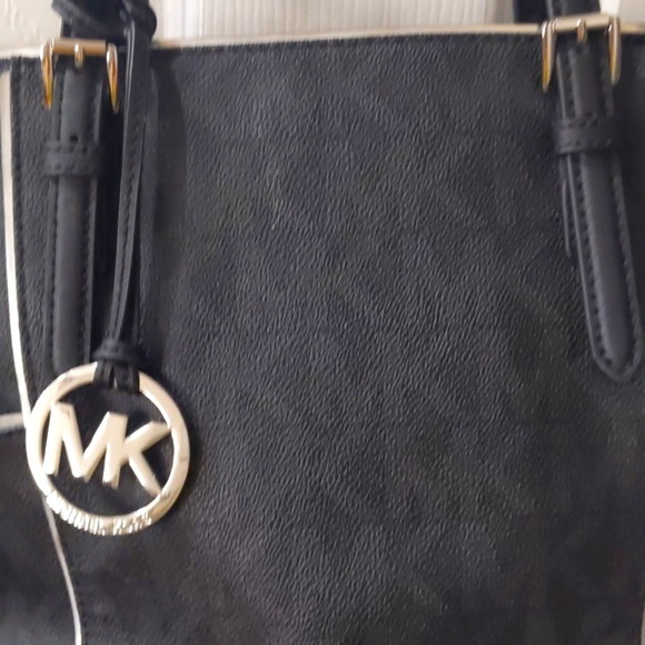 Michael Kors Handbags - Purse